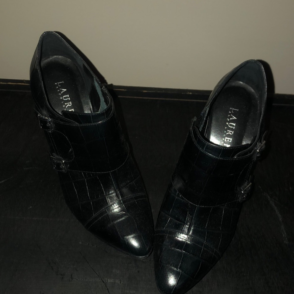 Shoe boots